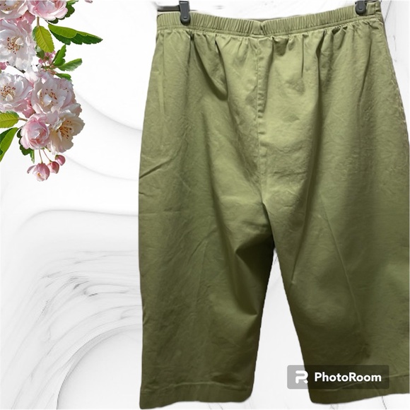 Denim & Co. Capri pants XL moss green color buttons on side of leg elas.back - Picture 5 of 10